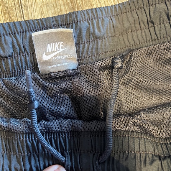 Nike sportswear pants, black with 2 front pockets and one back pocket - Picture 5 of 7